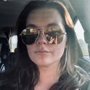 Meet your Posher, Nina